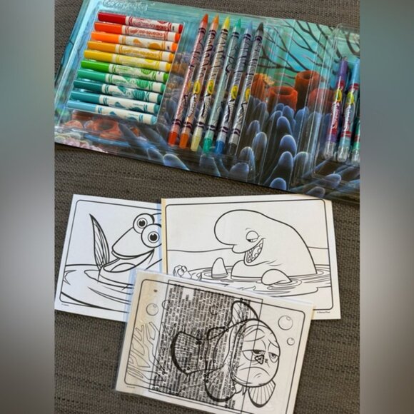 Crayola Finding Dory Art Kit Over 40 Pieces Markers Twistables Colour Sheets Kid - Picture 2 of 9